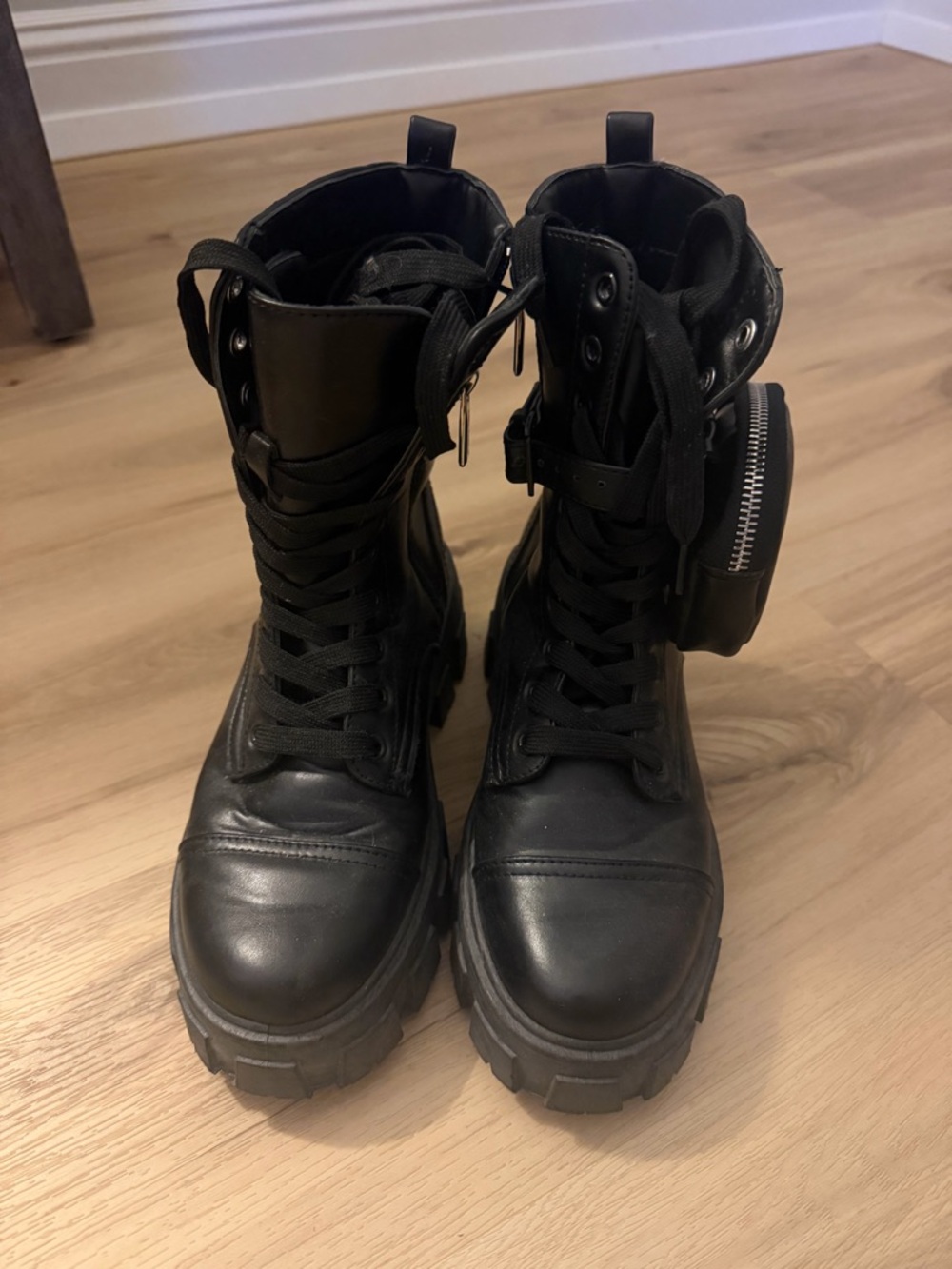Cape Robbin Black pleather Ankle Boots